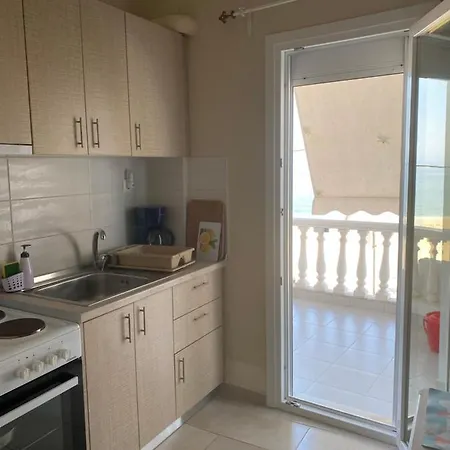 Tsatsoni Apartment *